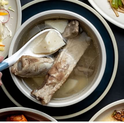 Bamboo Shoot with Spareribs Soup / 竹筍排骨湯